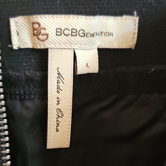 BCBG Women's Black Tiered Mini Skirt with Zipper Like NEW Size Large - Picture 2 of 6